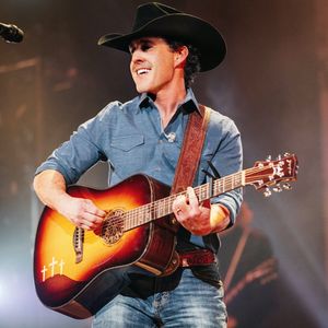 Aaron Watson @ Putters and Gutters